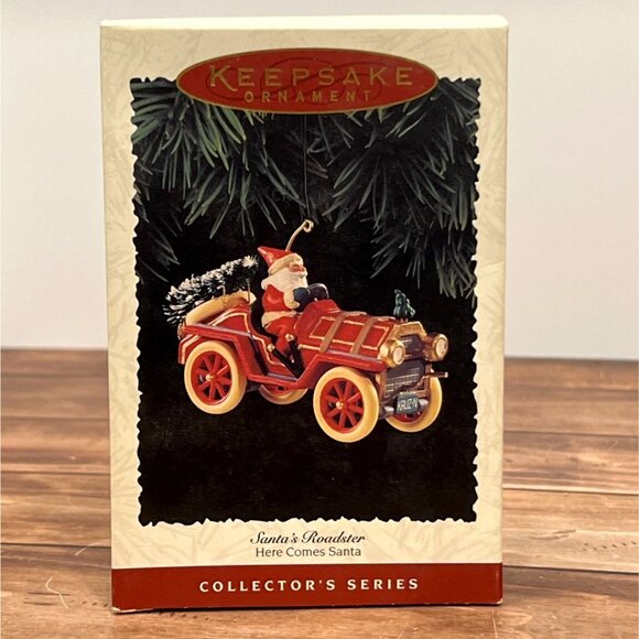 1995 HALLMARK KEEPSAKE ORNAMENT QX5179 SANTA'S ROADSTER HERE COMES SANTA - Picture 2 of 10